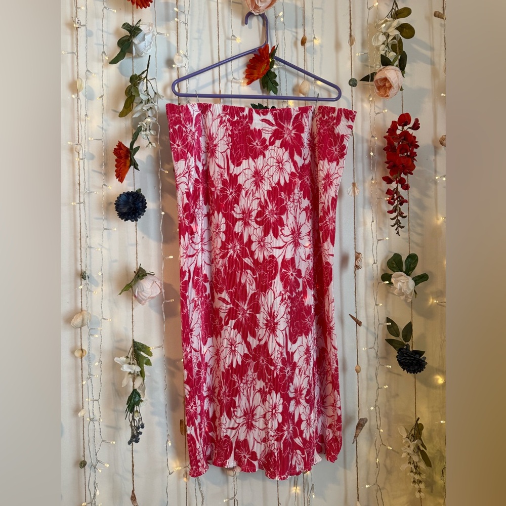 🤍🩷 Floral Pink and White Skirt 🩷🤍